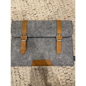Plumo Felt Laptop‎ Holder MacBook 10x13.5 Inch Light Gray Leather Accents NWOT